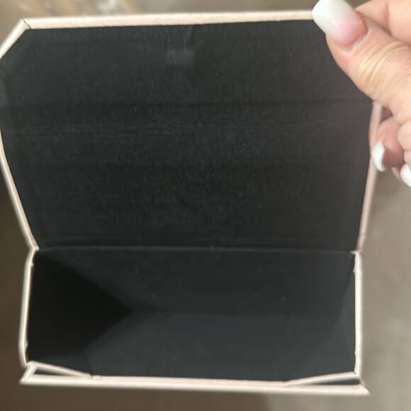 BCBGeneration Blush Pink Eyeglasses Case! - Picture 4 of 5